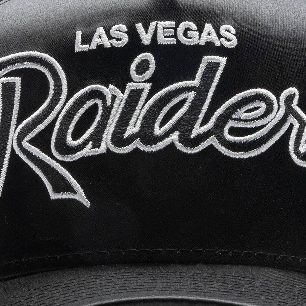 Feature x New Era Retro Satin Las Vegas Raiders