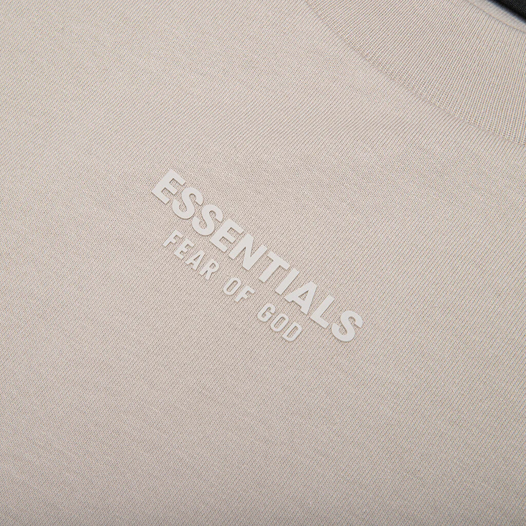 Essentials Tee Silver Cloud