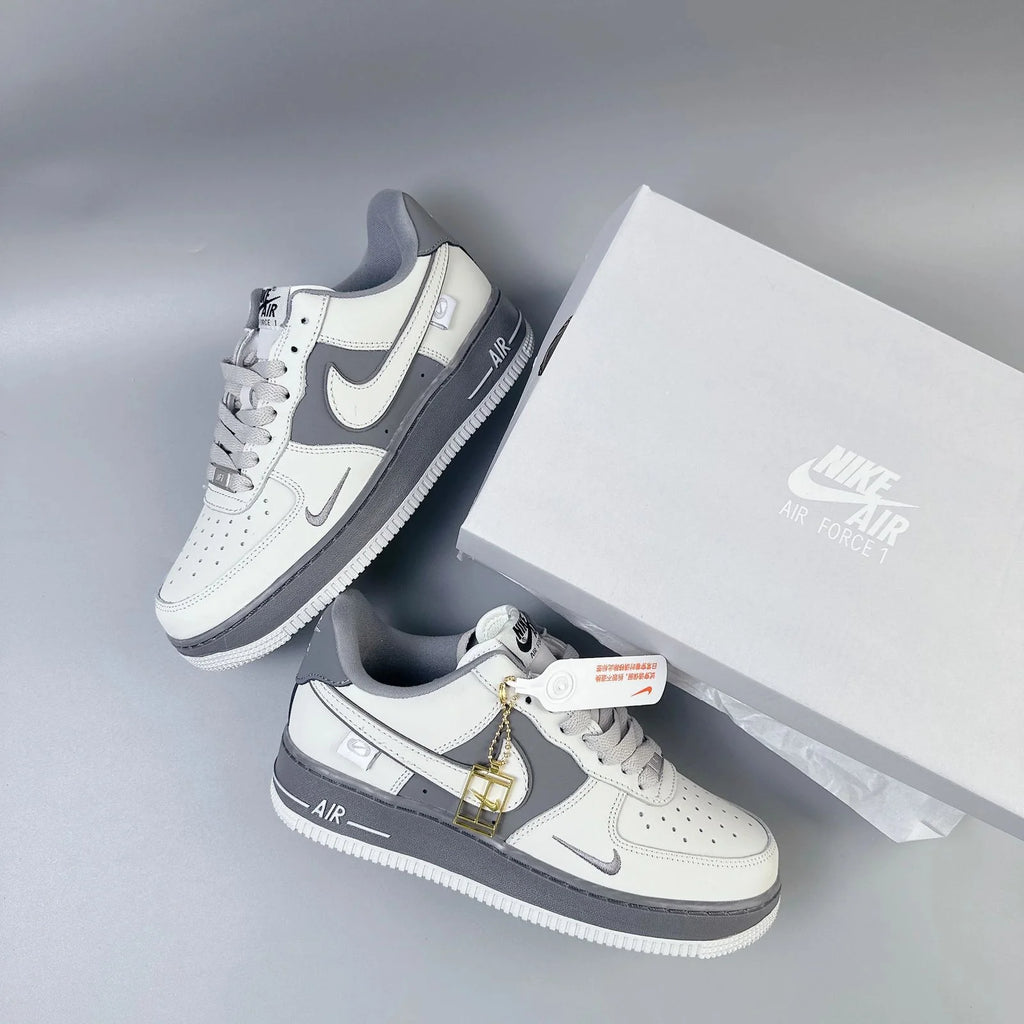 Nike Air Force 1 Gris Blanc Style Classique et Confort Premium