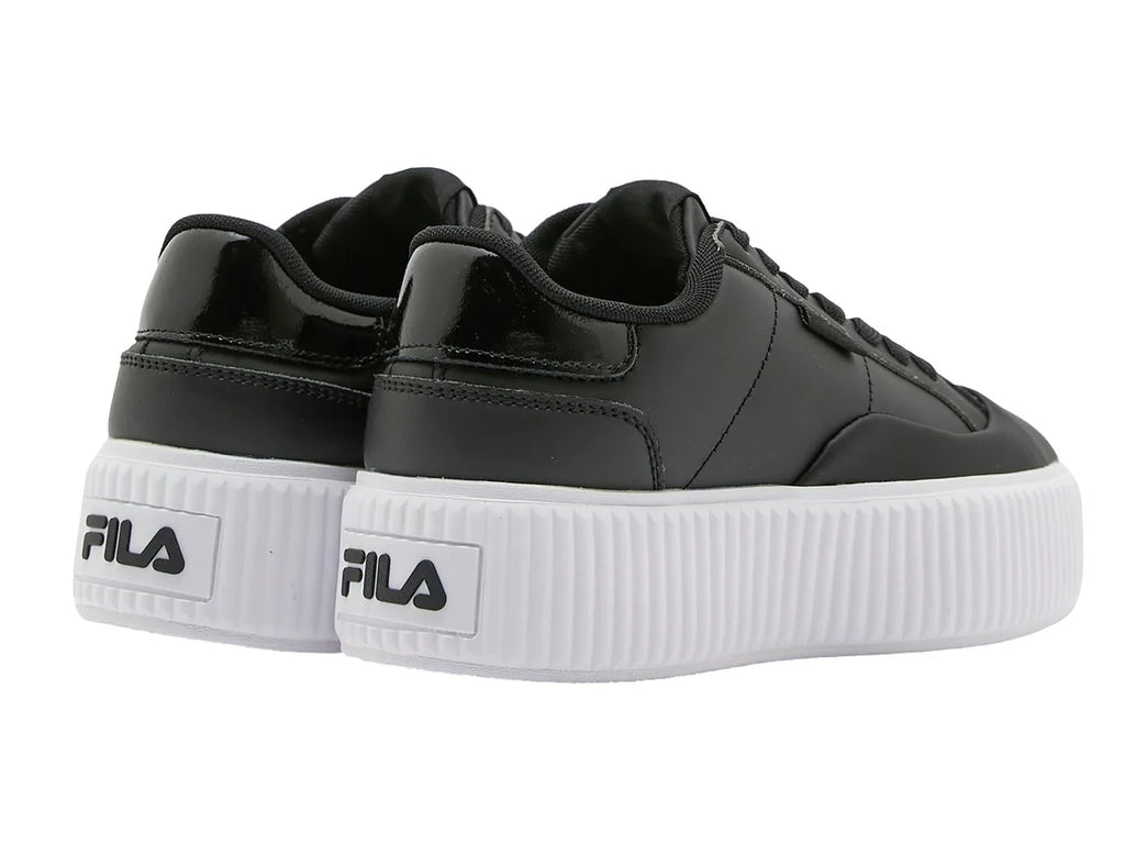 Tenis FILA Sandblast Oversole Negro y Blanco para Mujer