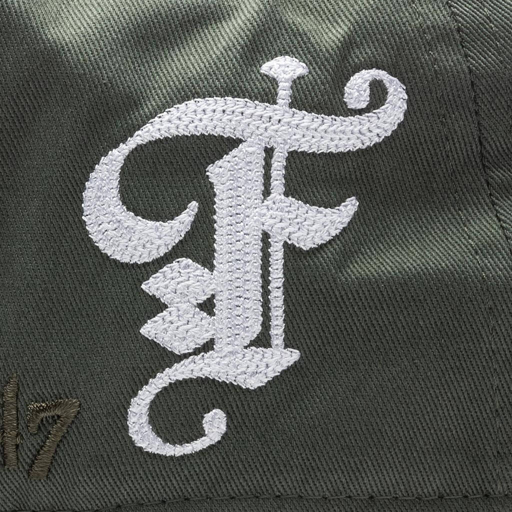 Feature x 47 Brand Chain 47 Hitch RF Las Vegas Raiders