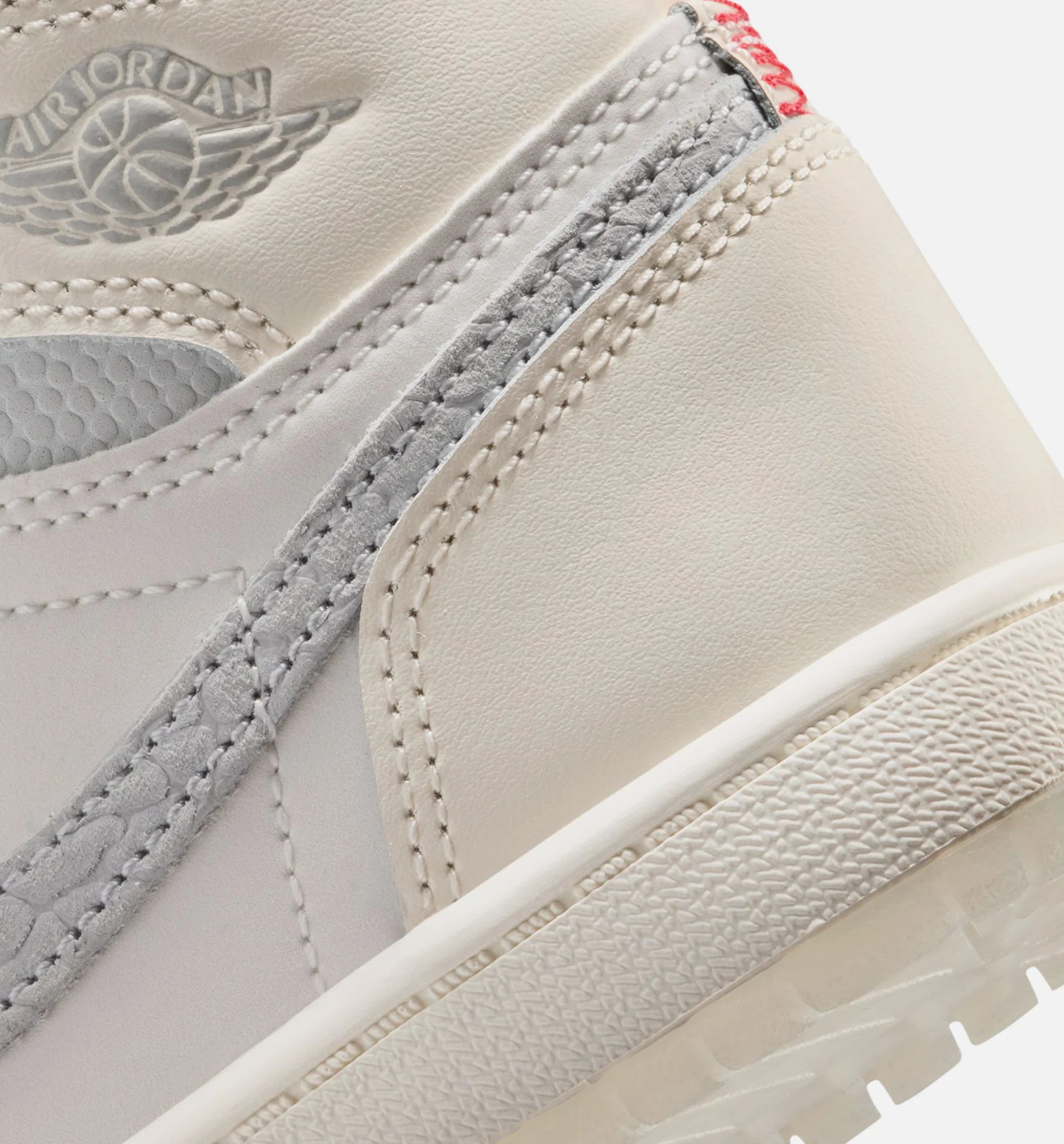 Air Jordan 1 Retro High OG Sail Preschool Lifestyle Shoe Sail University Red Pale Ivory