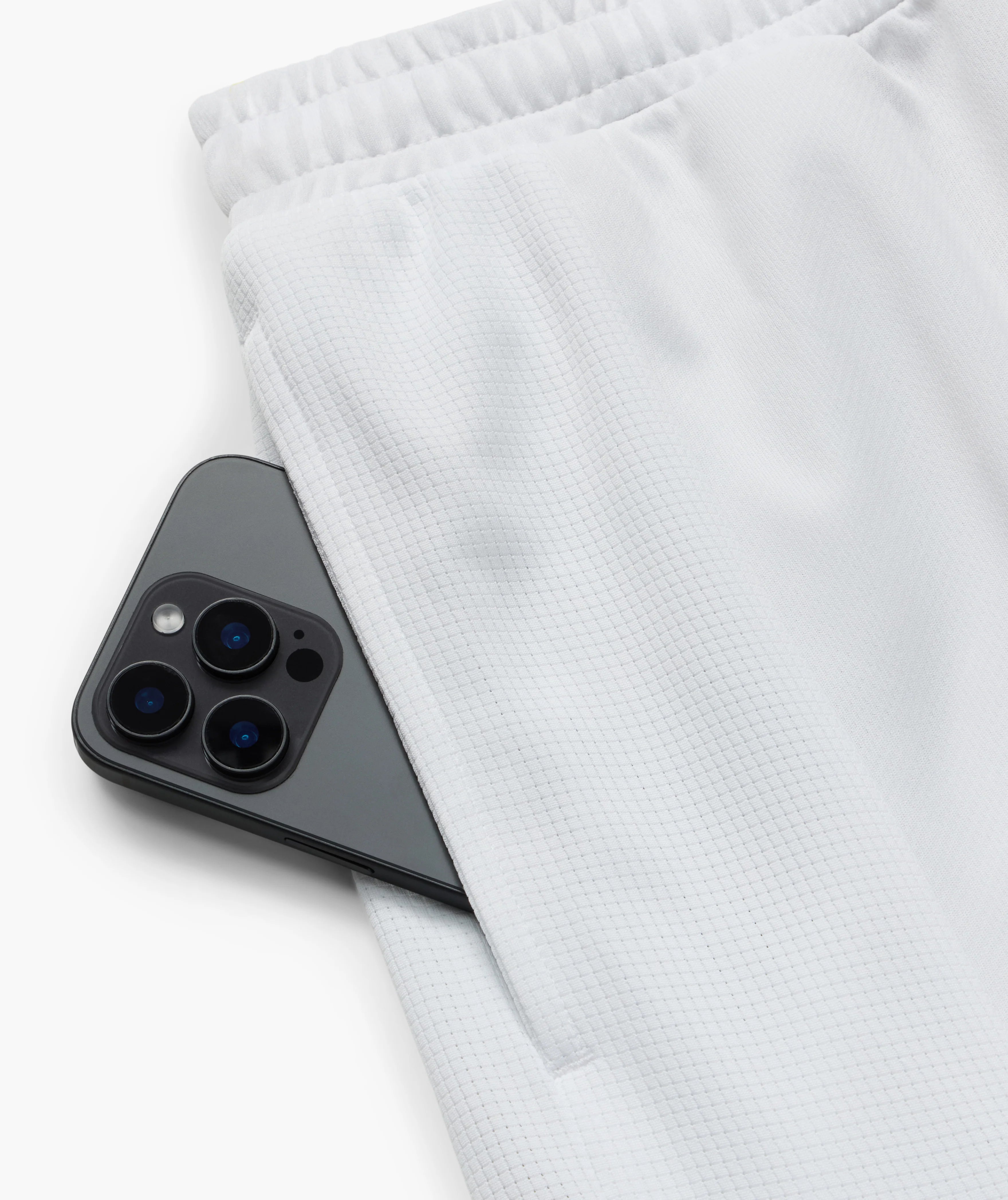 FLEX MESH SHORTS