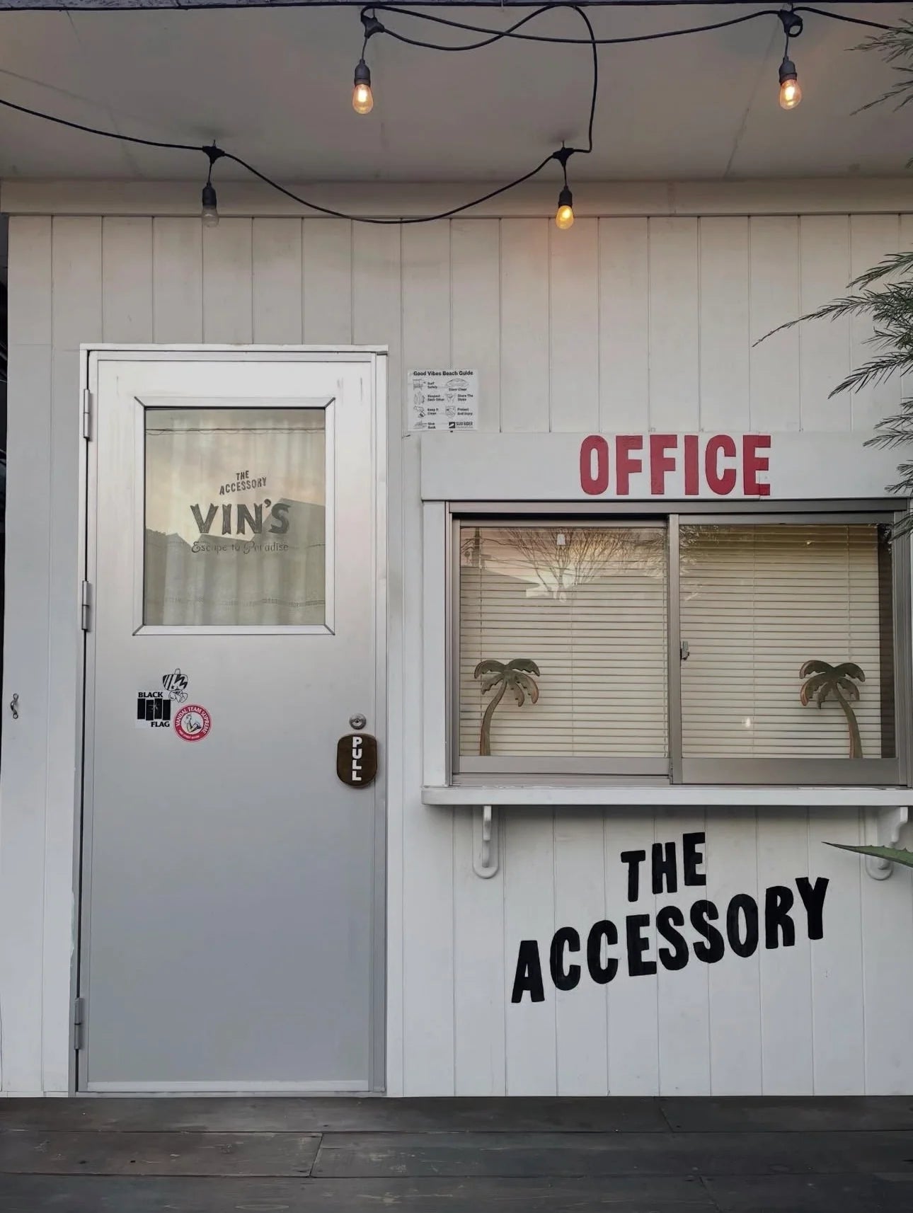 VINS VINTAGE ACCESSORYS