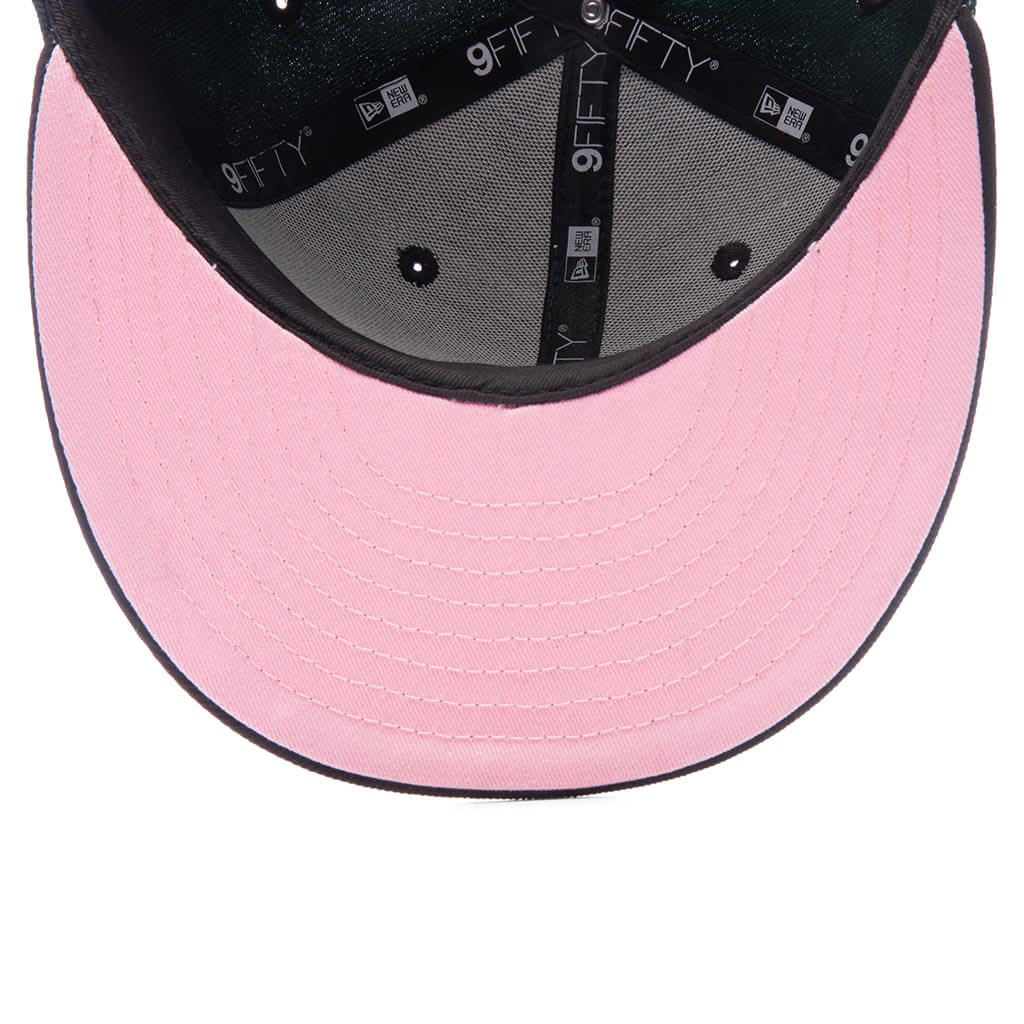 Feature x New Era Old English Plaza Snapback Dark Green Pink