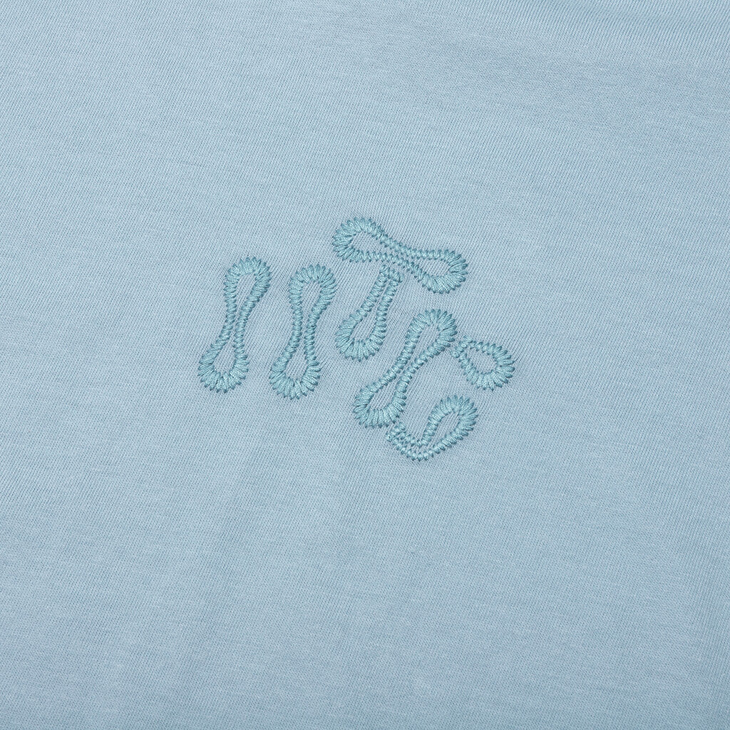 B Summer HTG Embroidery Logo S S Tee Blue