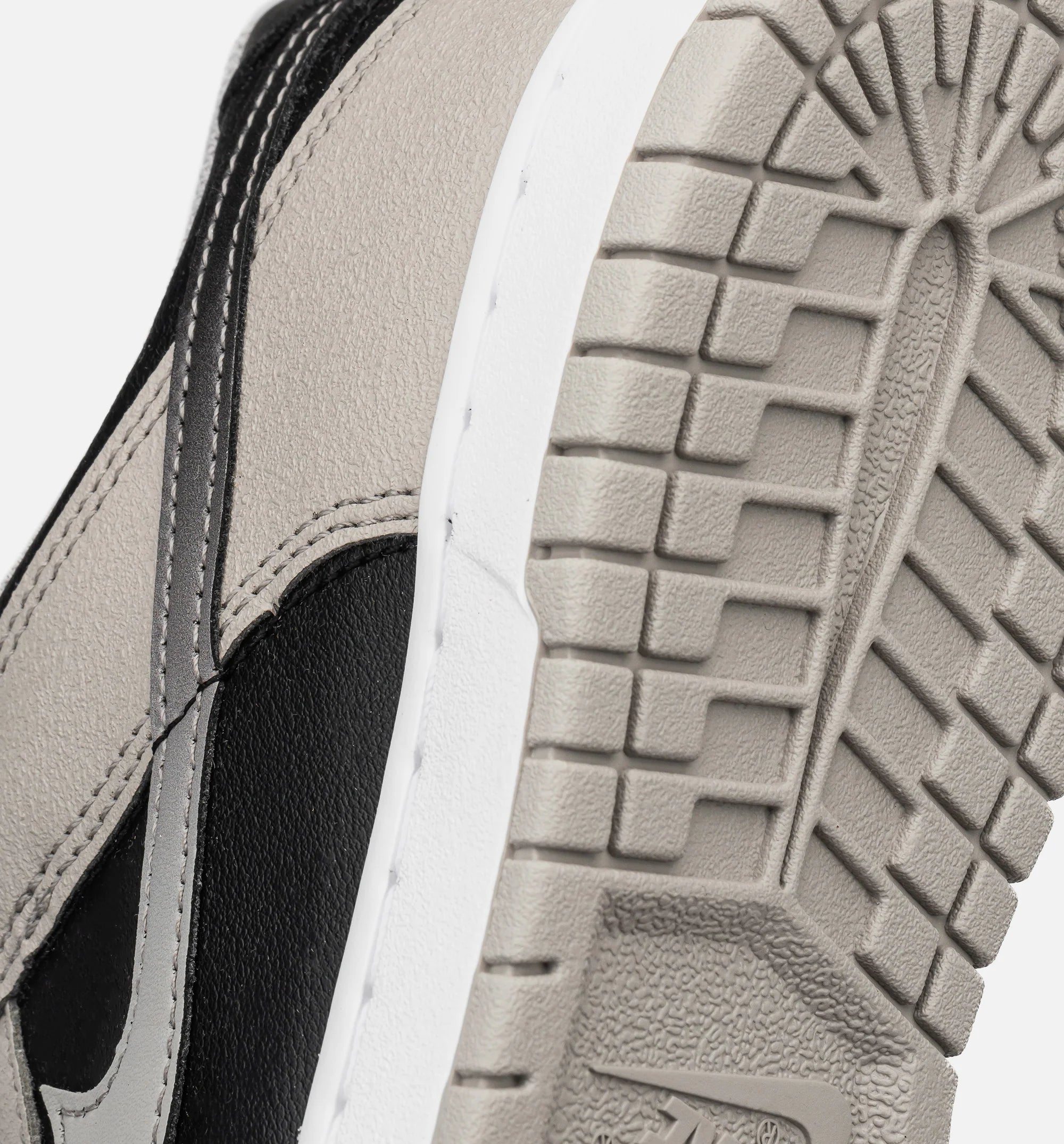 Dunk Low Grade School Lifestyle Shoe Grey White Black