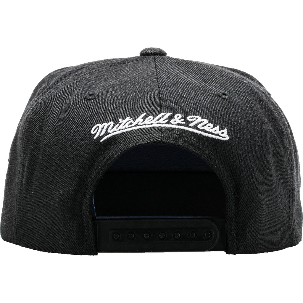 Los Angeles Kings Gothic Snapback Hat Black White