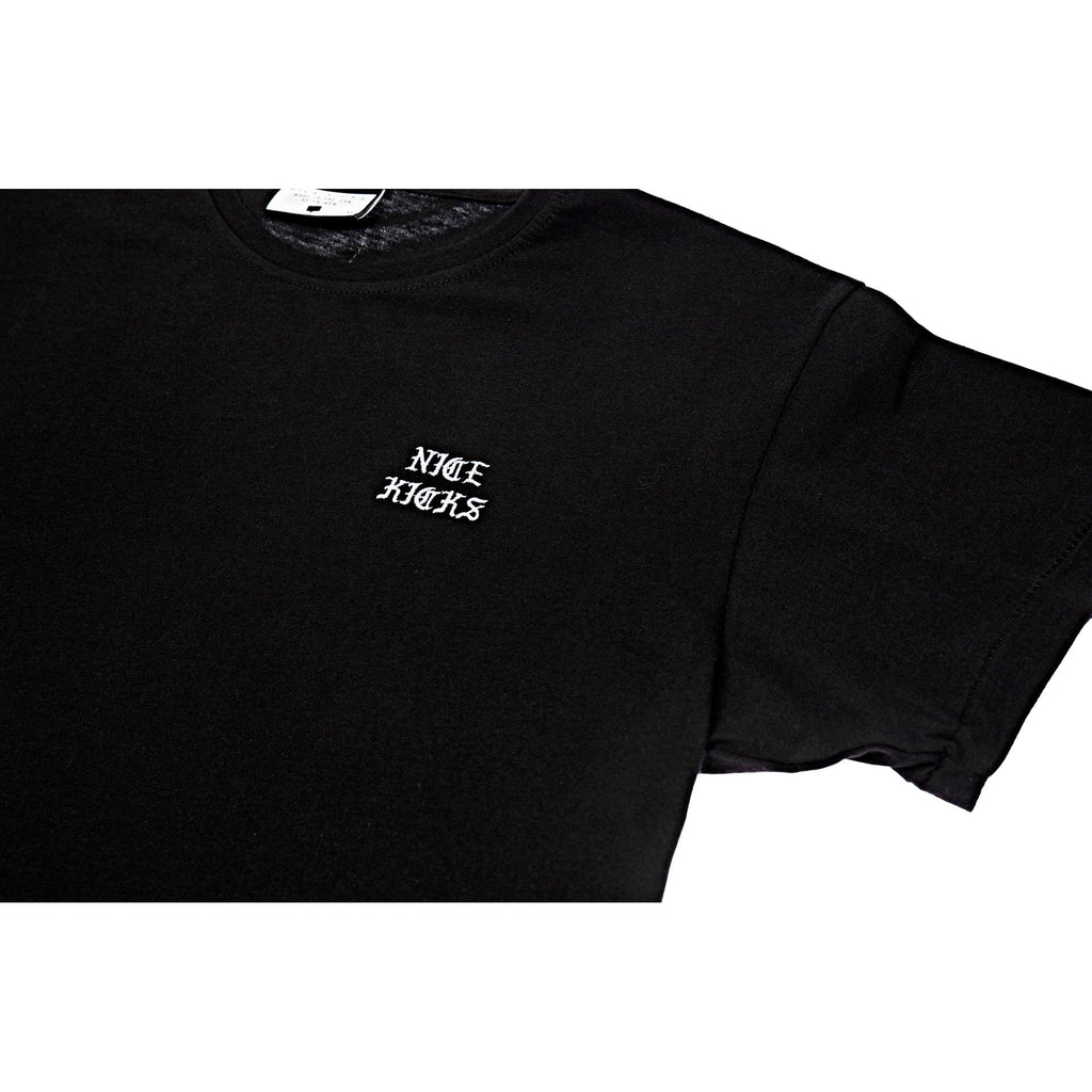 Nice Kicks Chest Print Old Engish Pablo Crew Tee Black