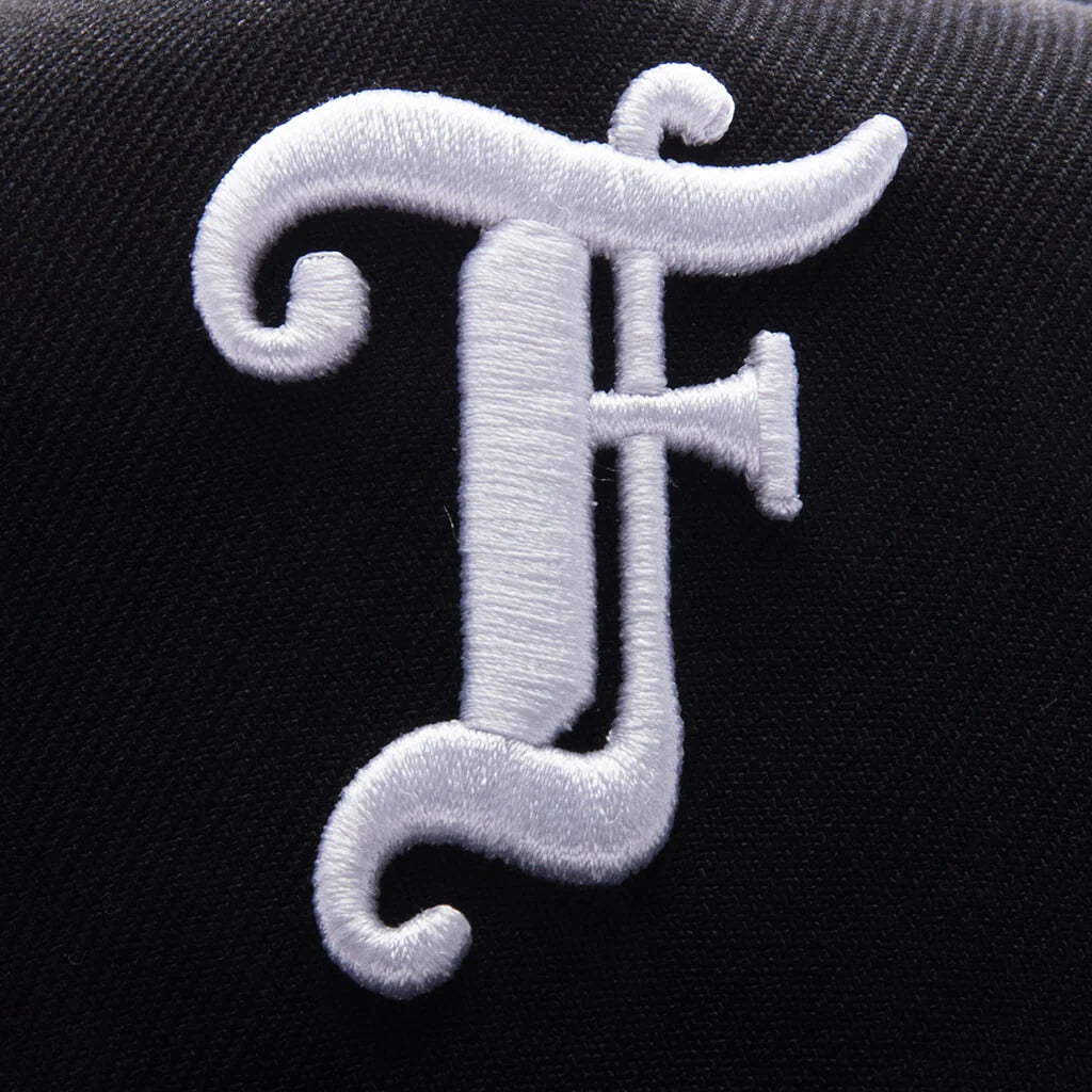 FEATURE x New Era Kids 9FORTY A Frame Snapback Old English F Black