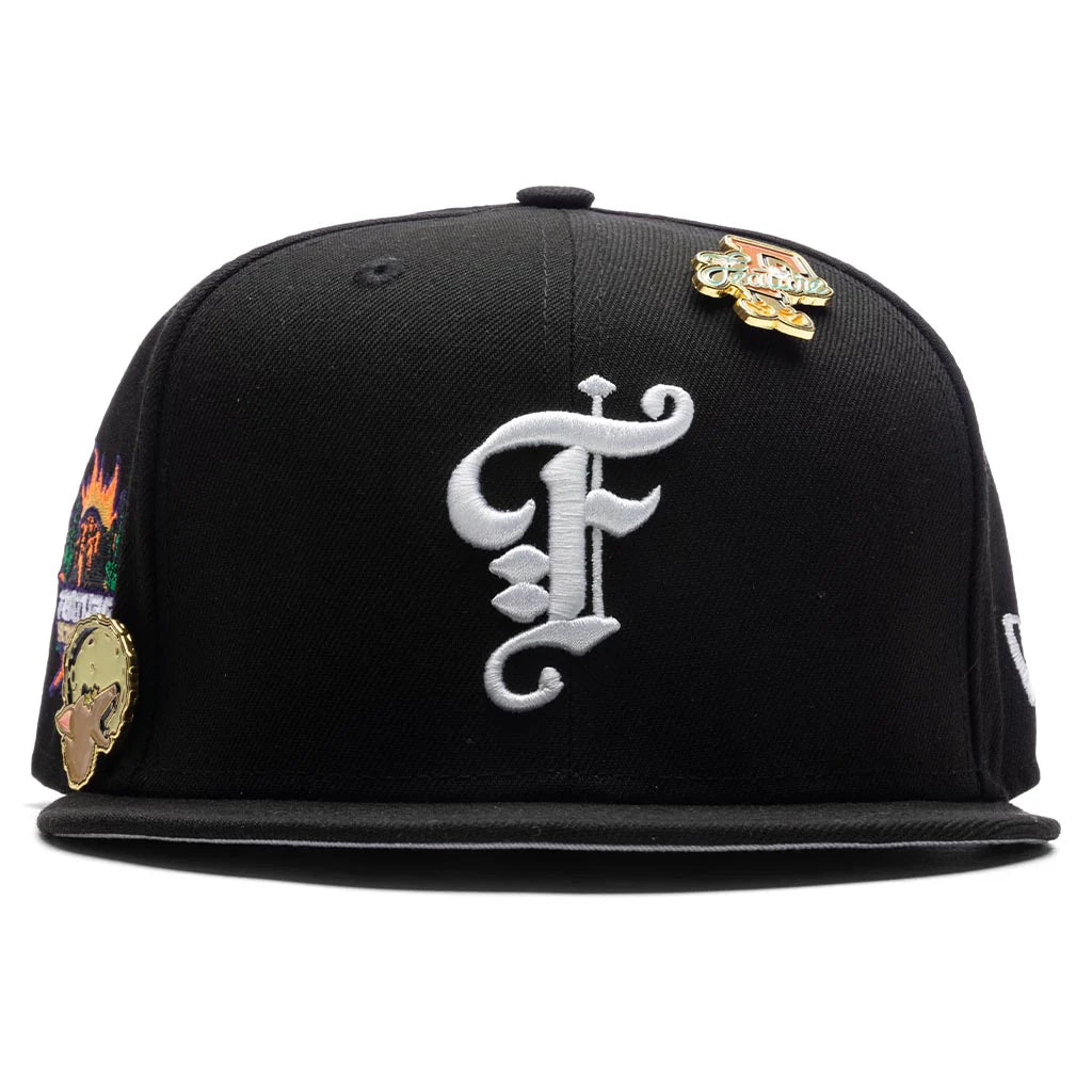 Feature x New Era Old English Scottsdale Fitted Black Snow Grey