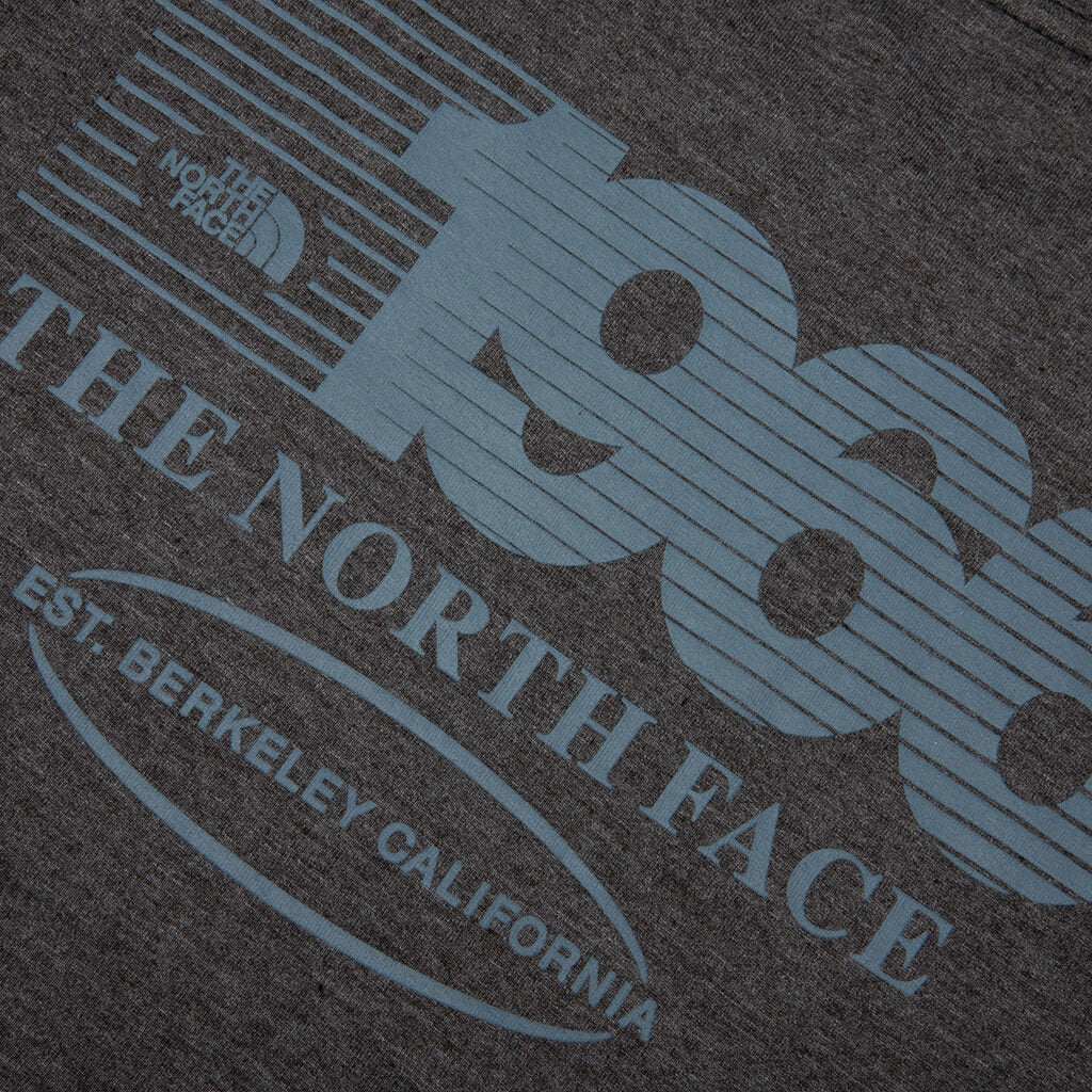 Tri Blend Logo Play S S Tee TNF Black Heather
