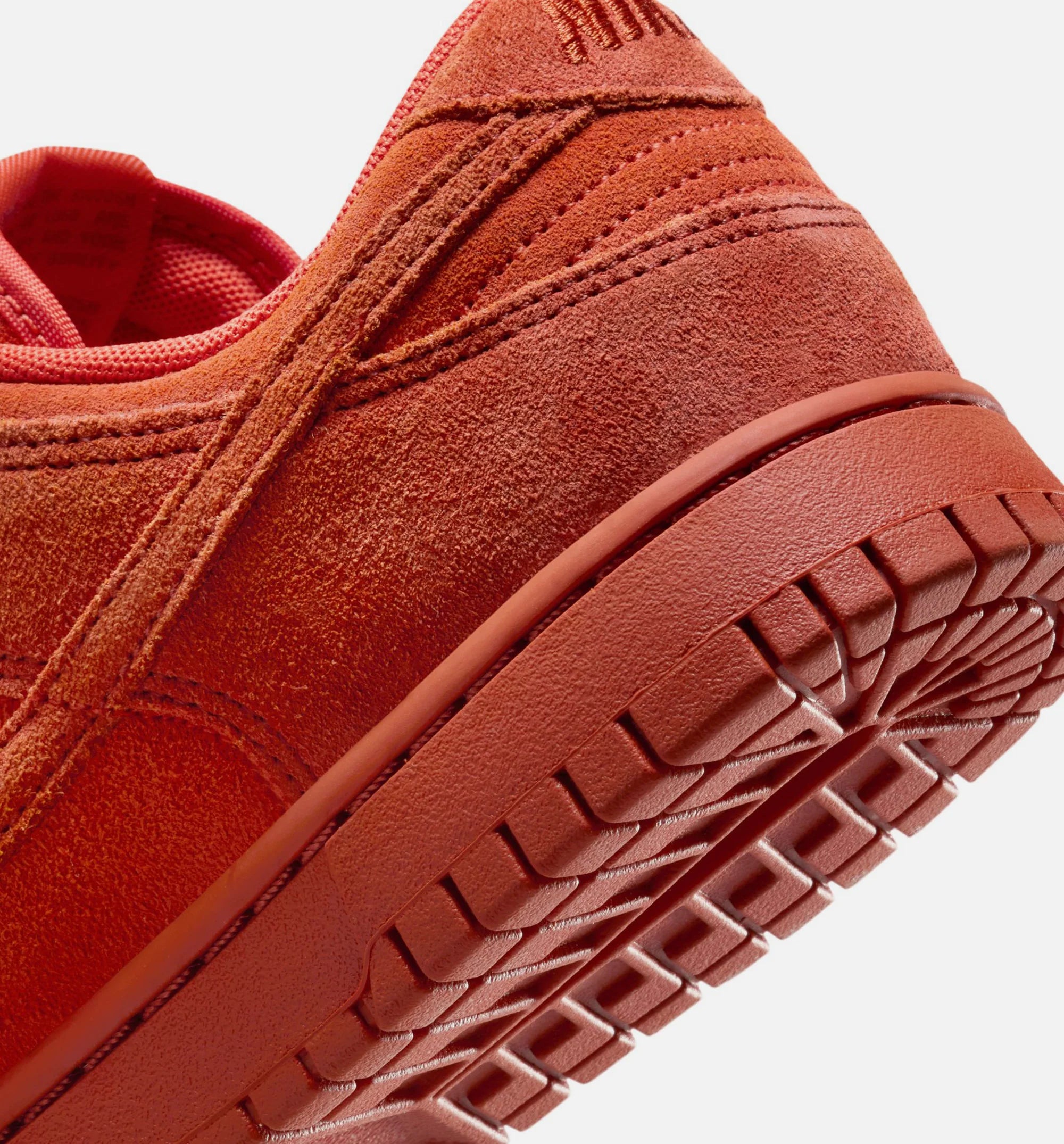 Dunk Low SE Womens Lifestyle Shoe Picante Red Dragon Red