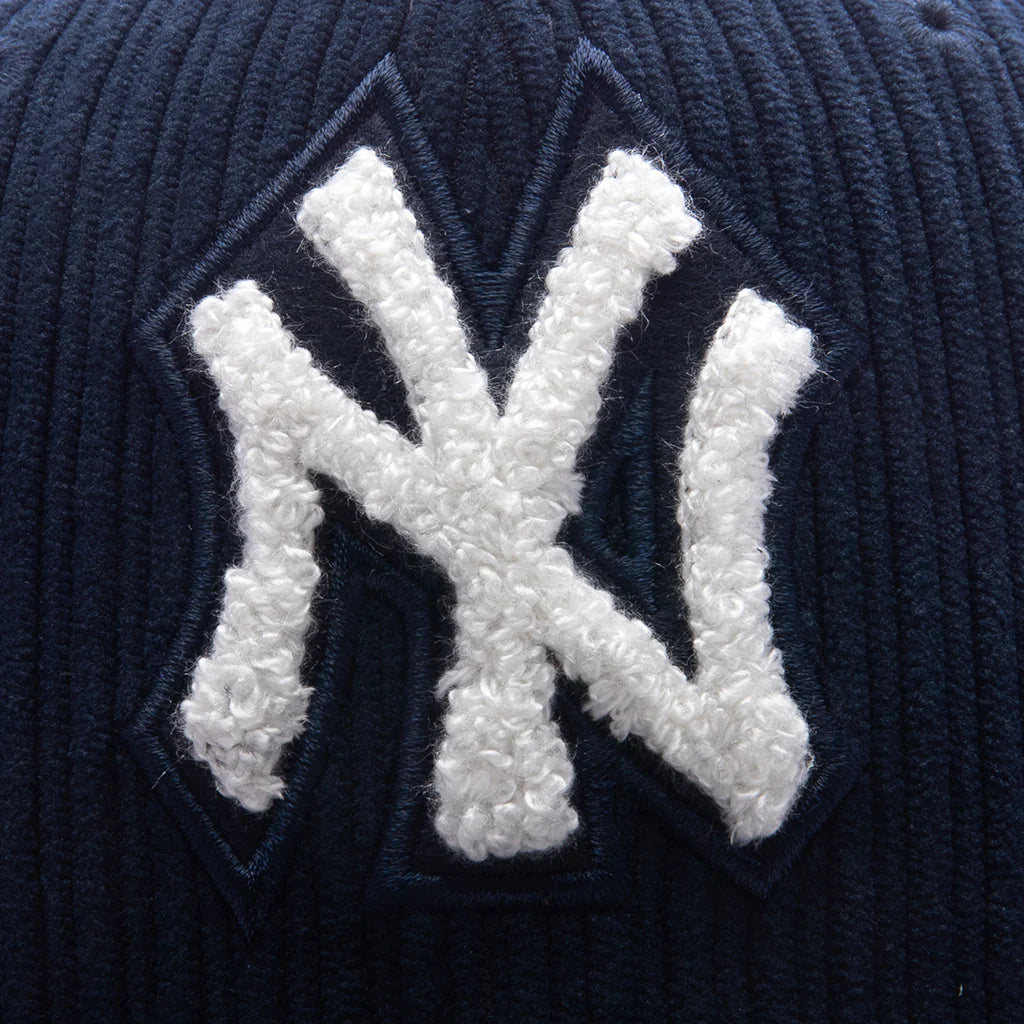 Chenille Pop 59FIFTY Fitted Hat New York Yankees