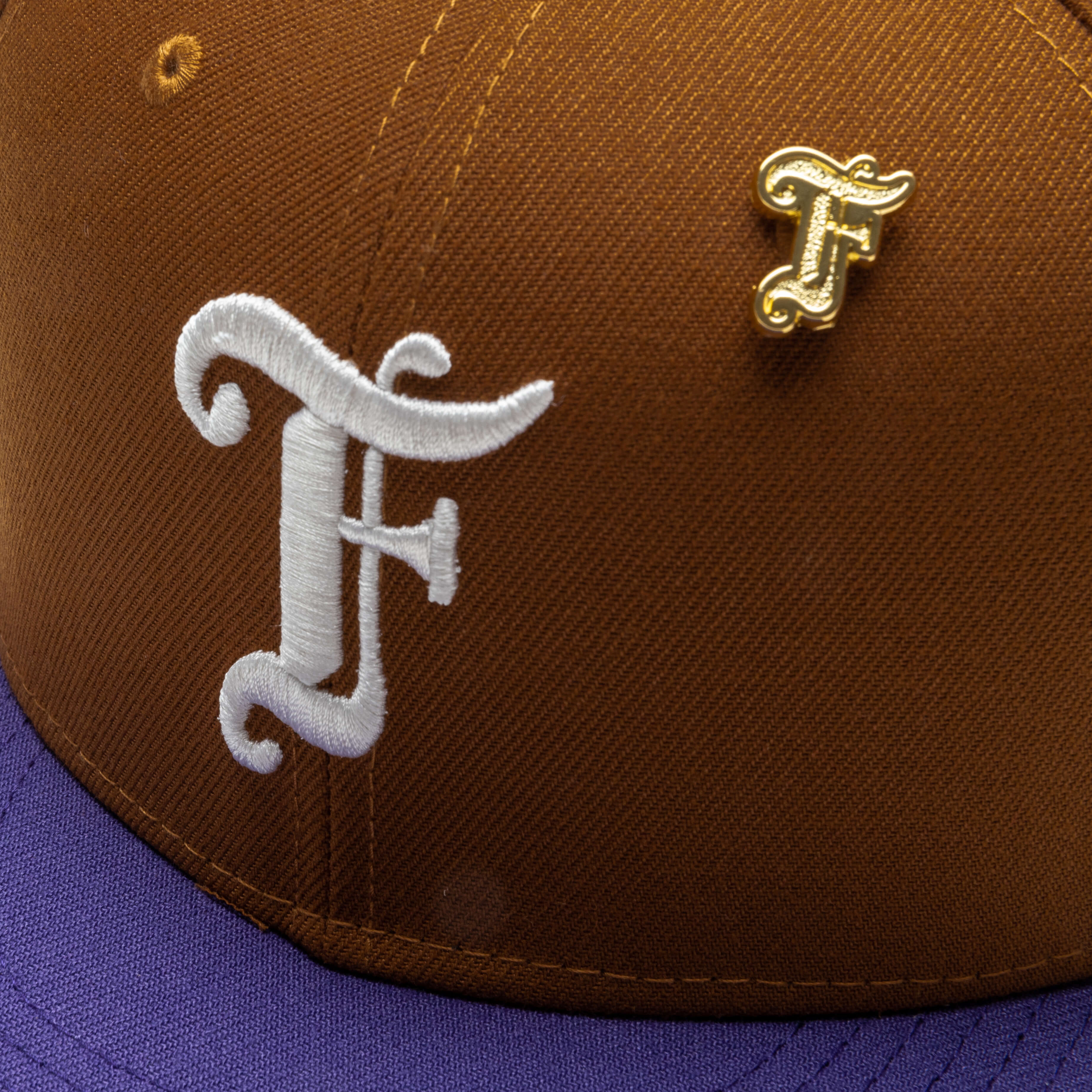 Feature x New Era Old English F Snapback Peanut New Orchid