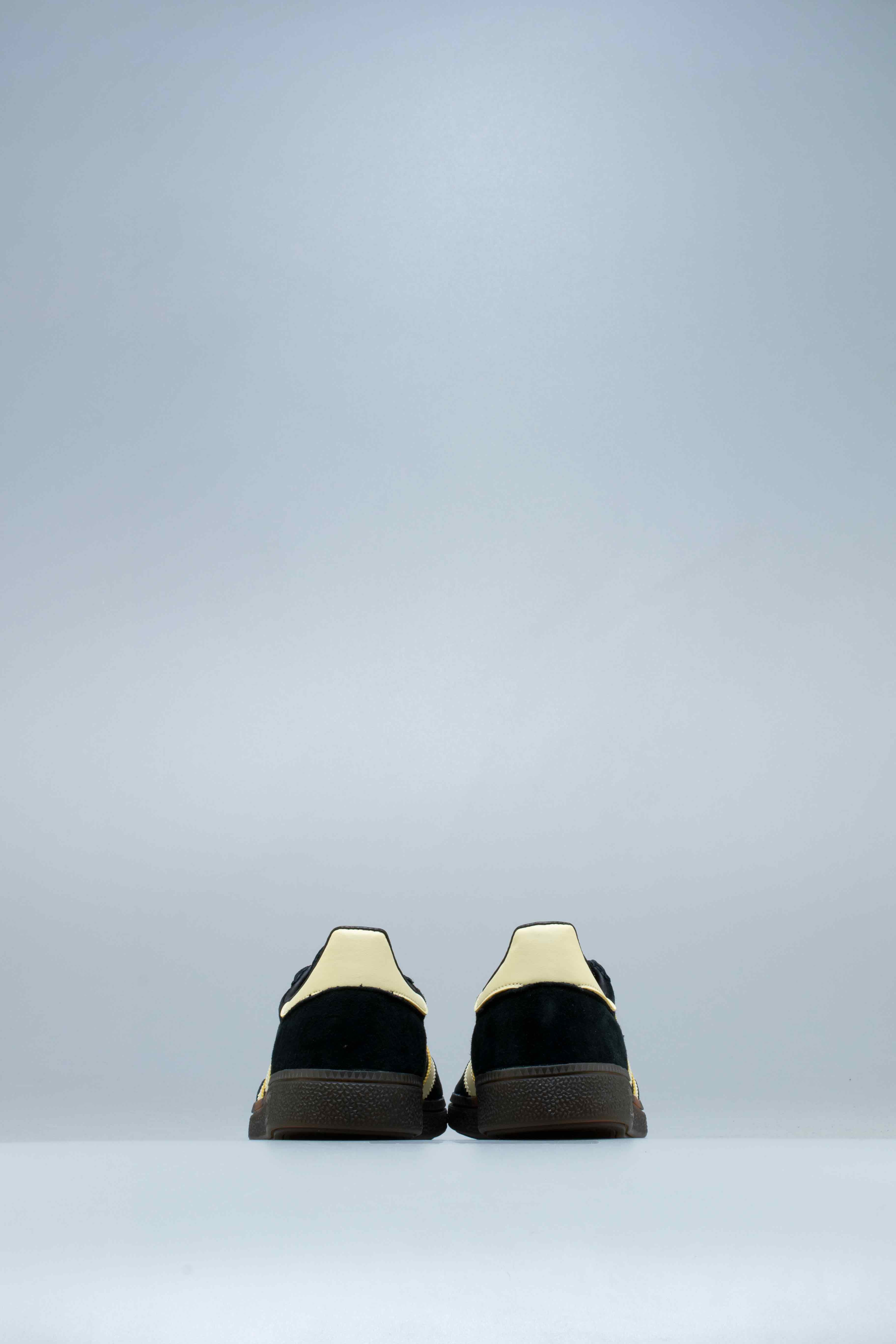 Handball Spezial Mens Shoe Black Easy Yellow Gum