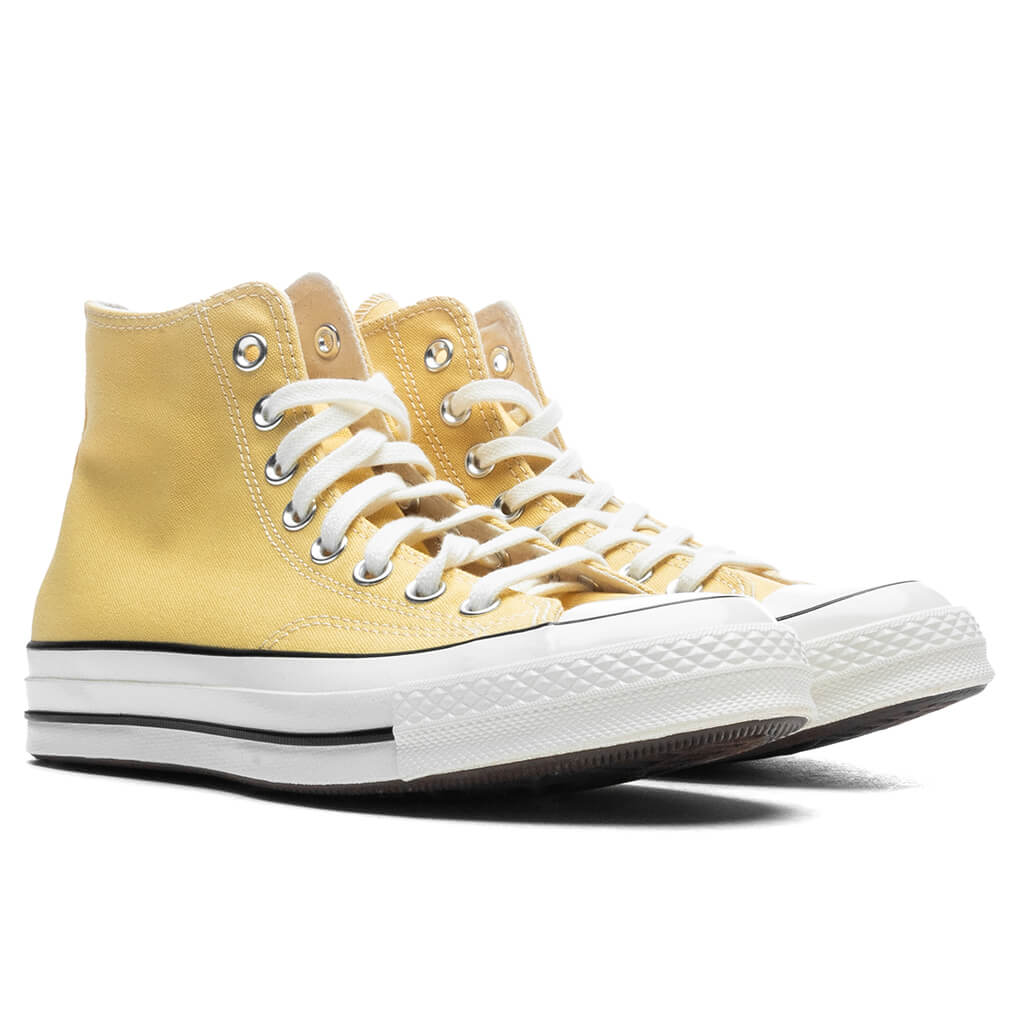 Chuck 70 HI Bananas Egret Black