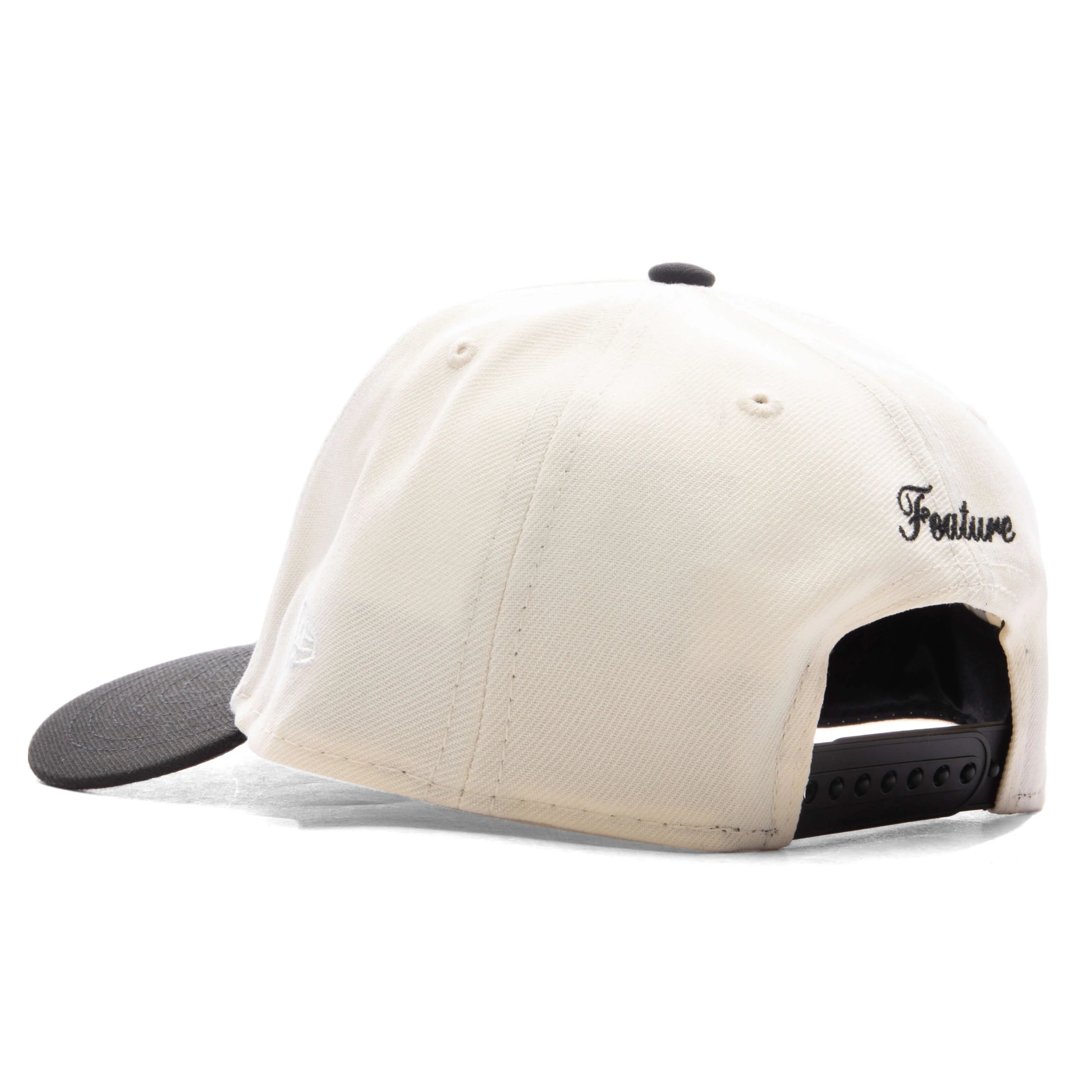 FEATURE x New Era Kids 9FORTY A Frame Snapback Old English F Chalk White