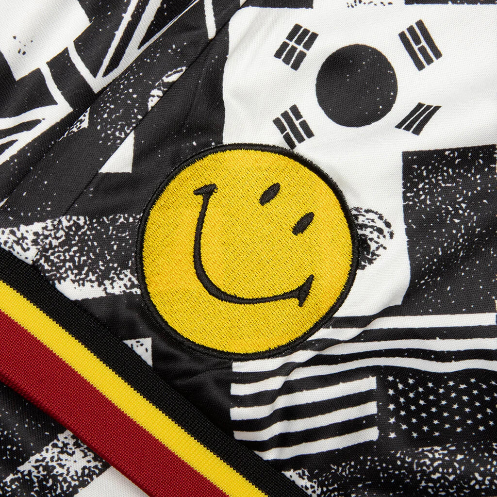 Smiley International Flags Soccer Shorts White