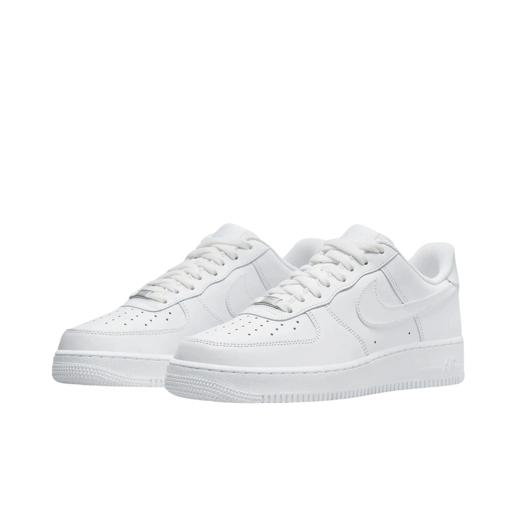 Nike Air Force 1 07 Triple White