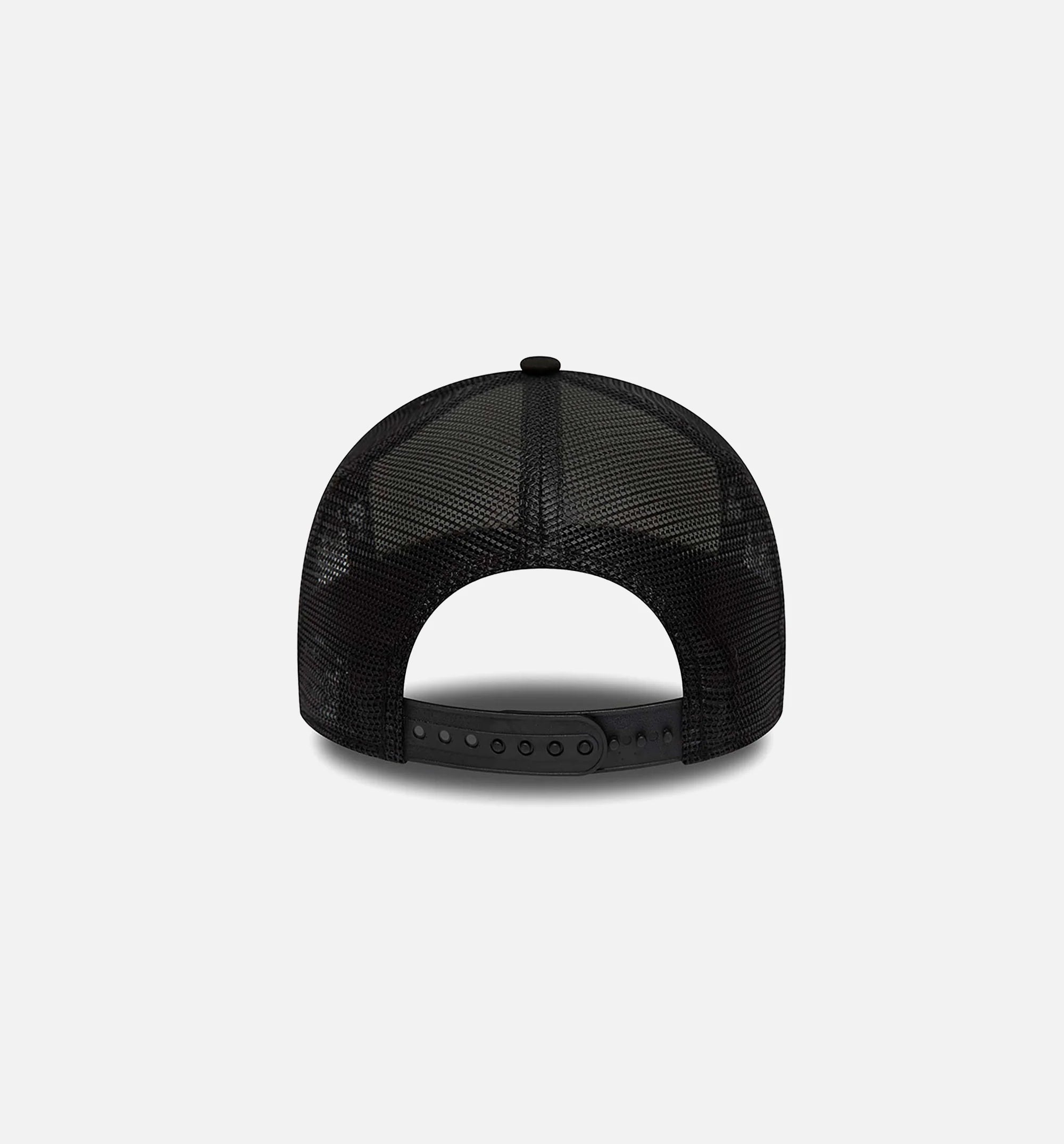 Chicago Bulls Champions Trucker Mens Hat Black White