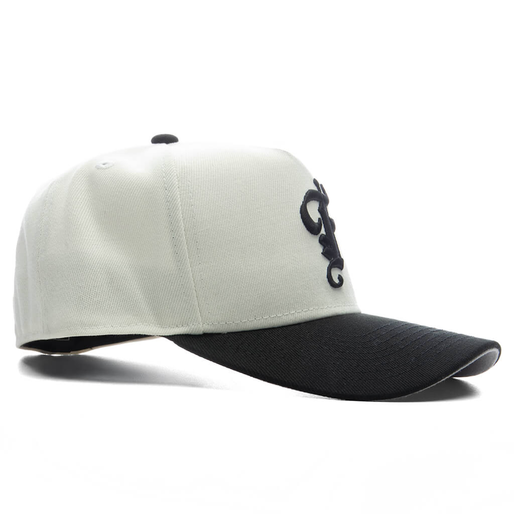FEATURE x New Era 59FORTY Curved A Frame Fitted Old English F Chrome Black