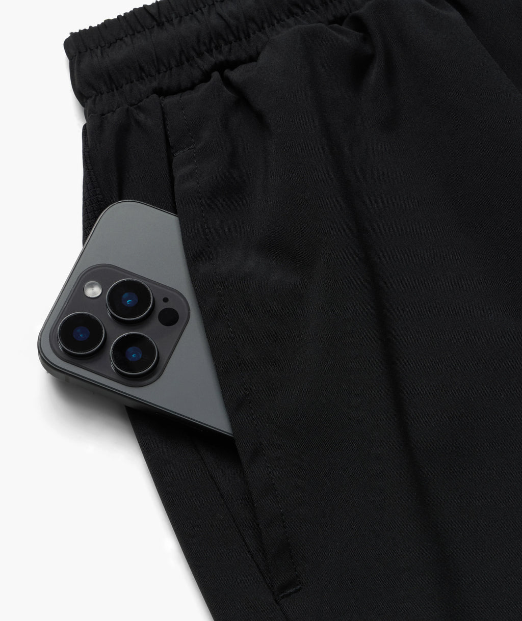 CLUB ESSENTIAL SHORTS