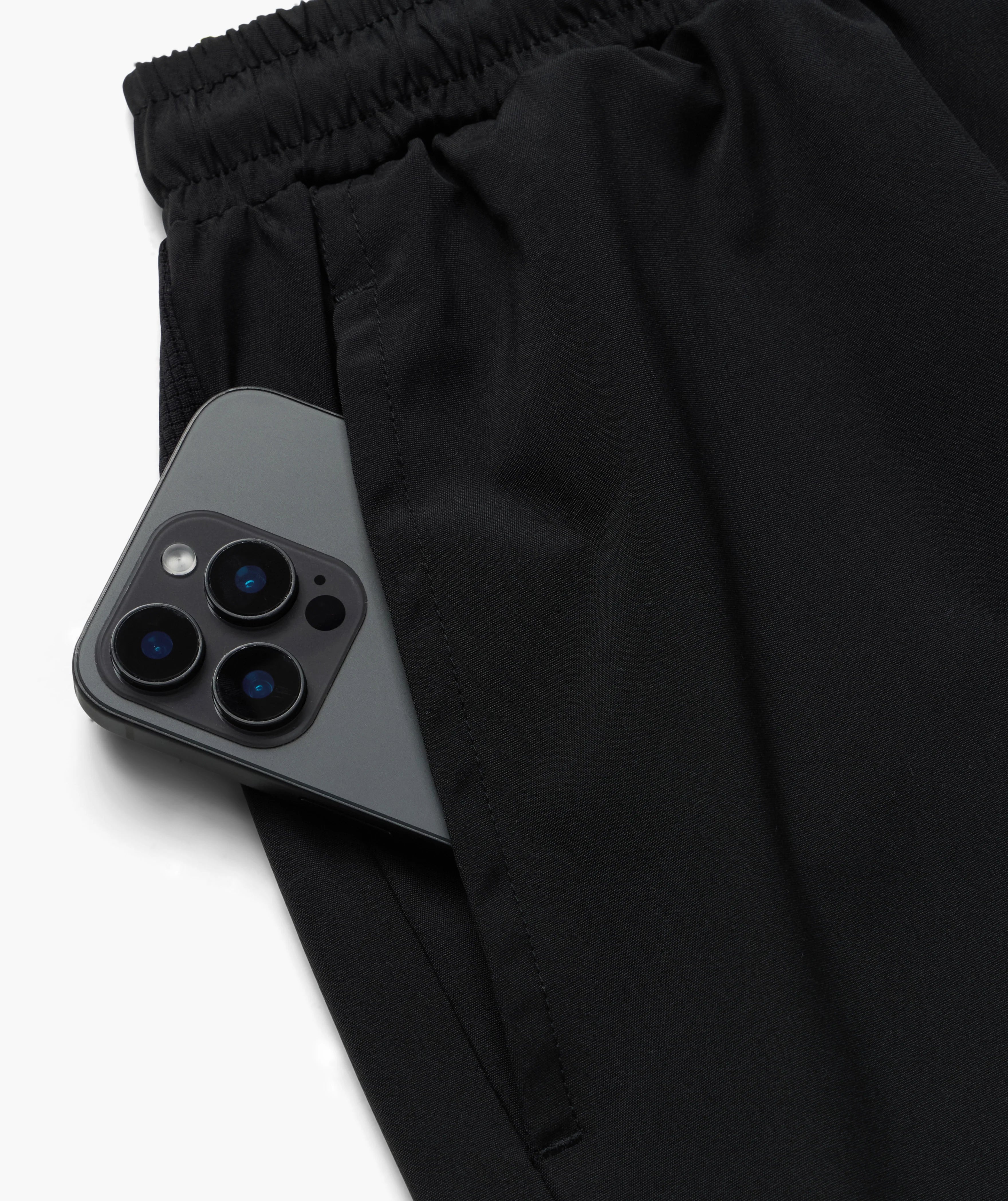 CLUB ESSENTIAL SHORTS