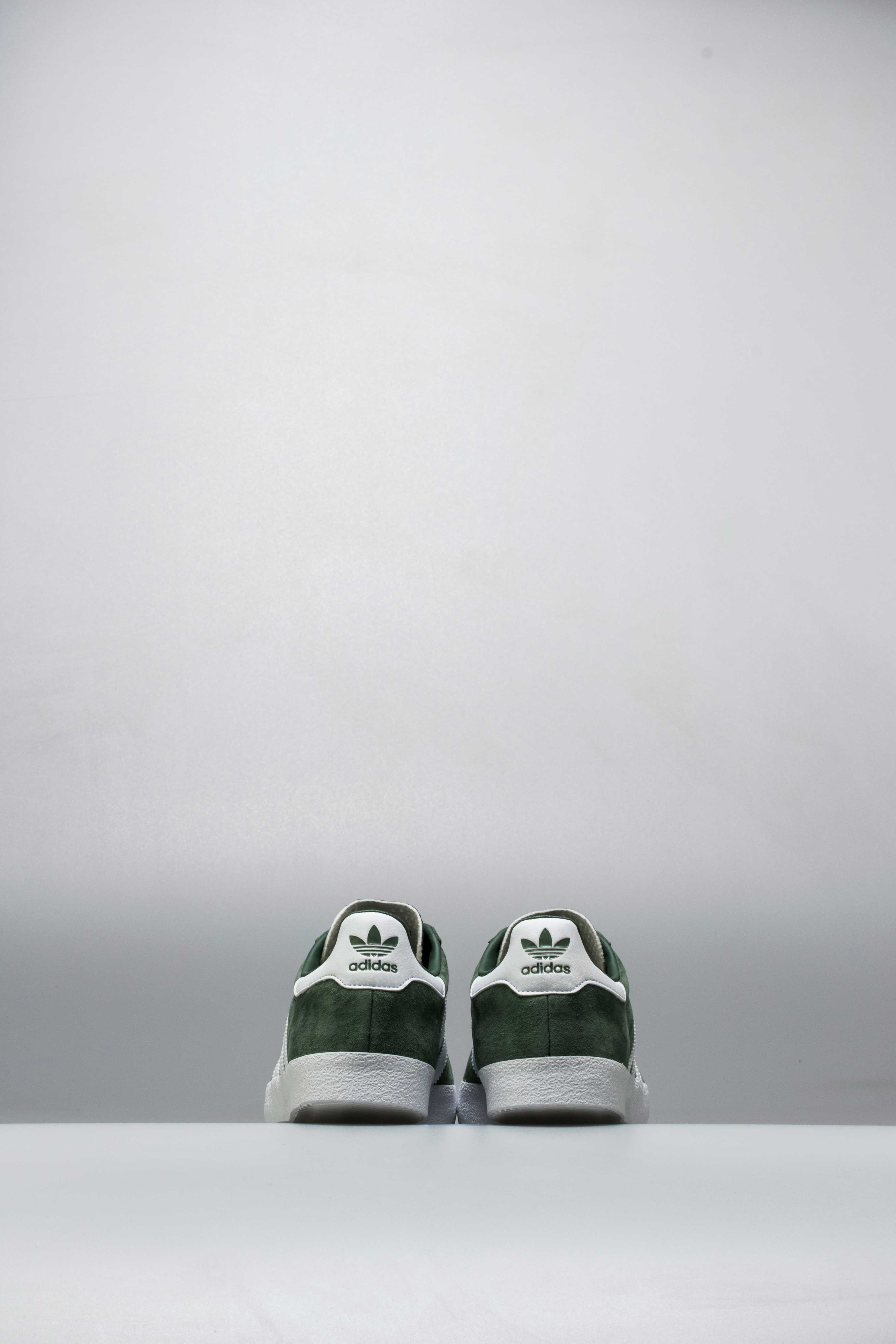 350 Mens Performance Shoe Green White Gold