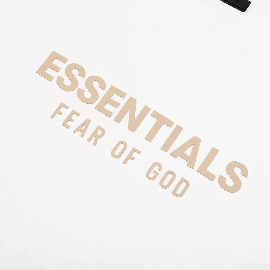 Essentials V Neck Cloud Dancer