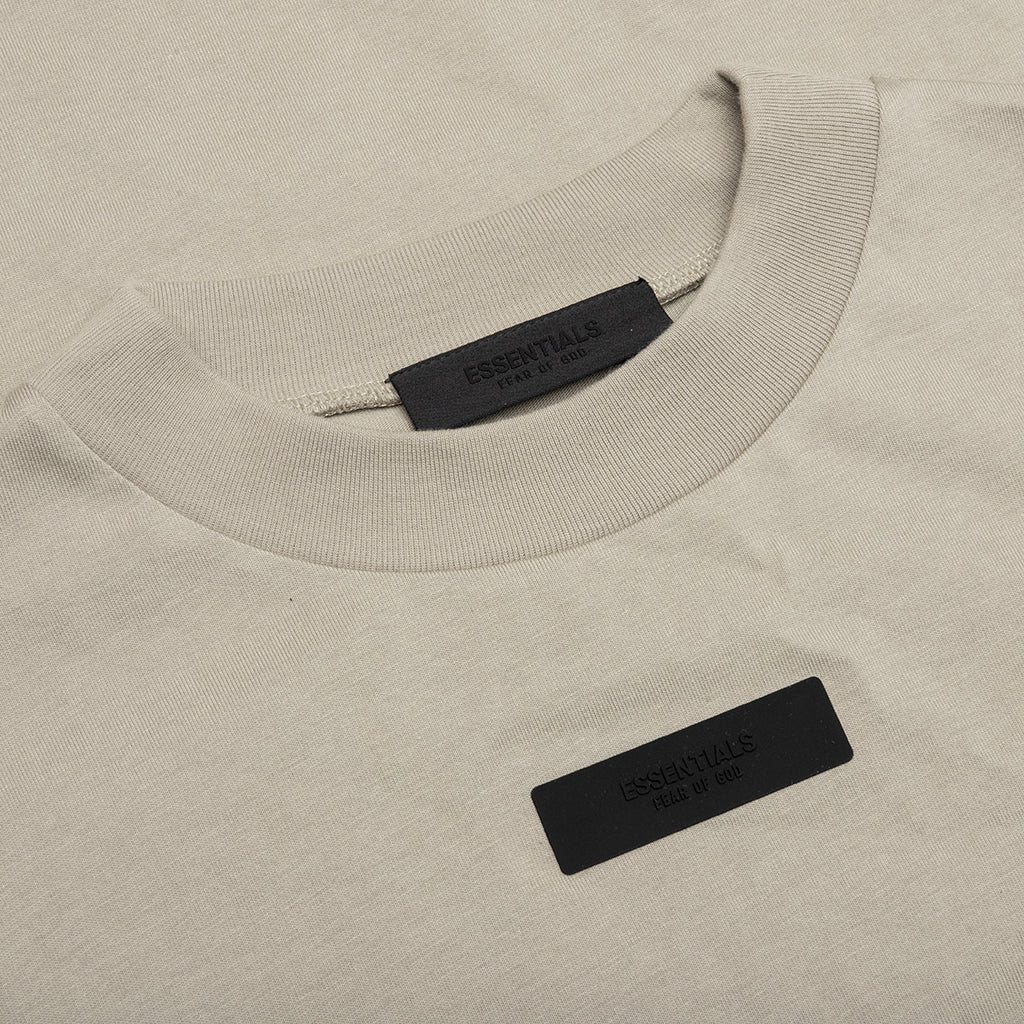 Crewneck T Shirt Seal