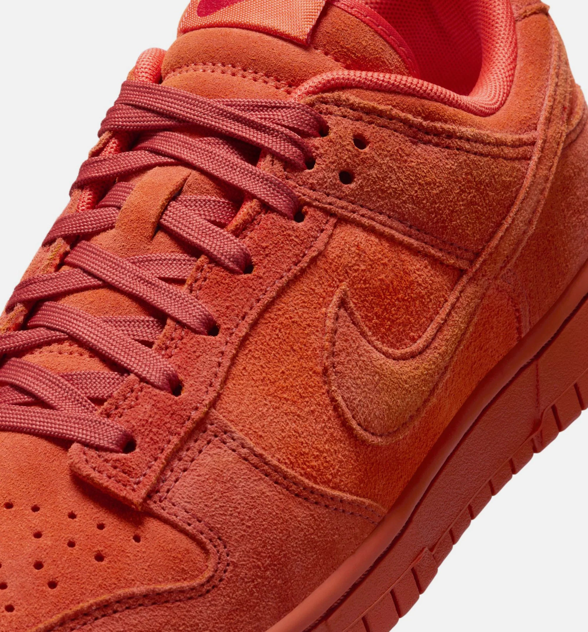Dunk Low SE Womens Lifestyle Shoe Picante Red Dragon Red